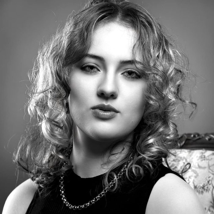 Black and white portrait of a woman